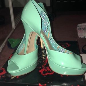 Fergalicious mint high heal pump, worn once
